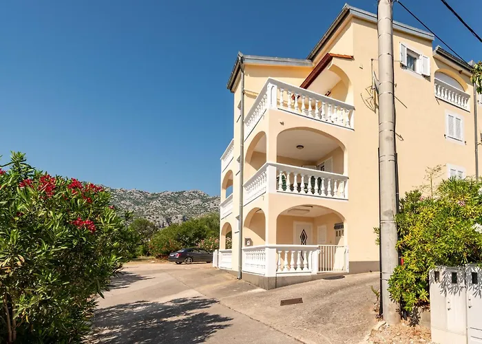 Apartment 1 Bedroom Beautiful In Seline