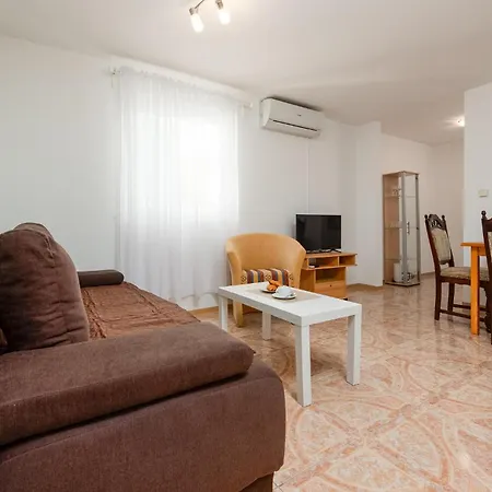 公寓 1 Bedroom Beautiful In *